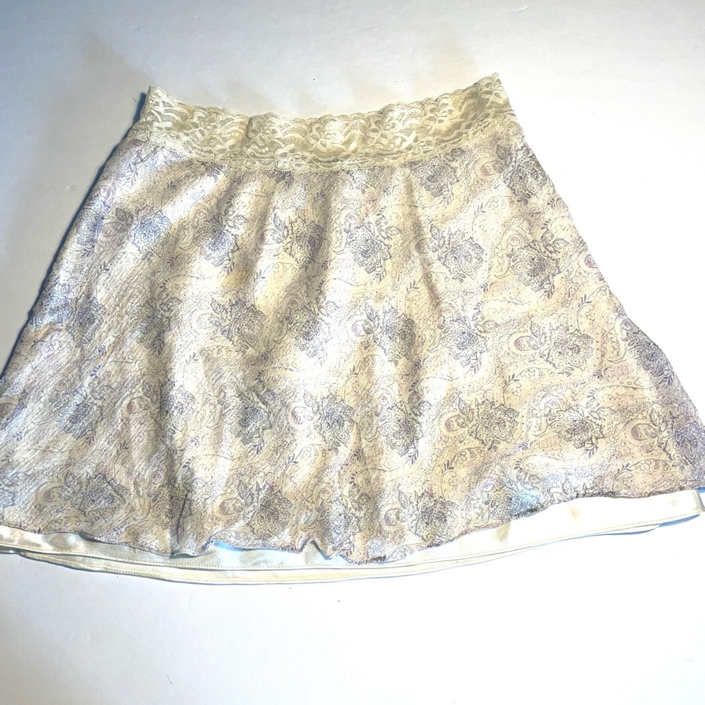 Express silk skirt, size medium - Picture 3 of 9
